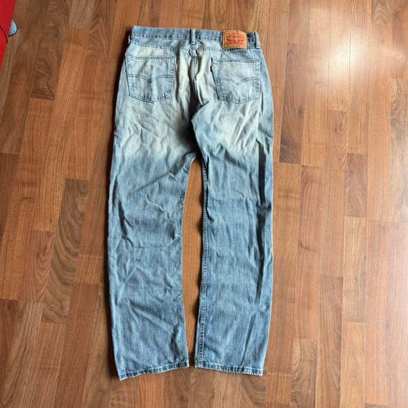 Levi’s 514 Straight Leg Jeans - Picture 6 of 8